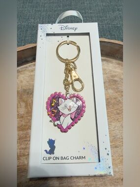 DISNEY ARISTOCATS MARIE HEART SHAPED KEYCHAIN BAG CHARM PINK CAT COQUETTE